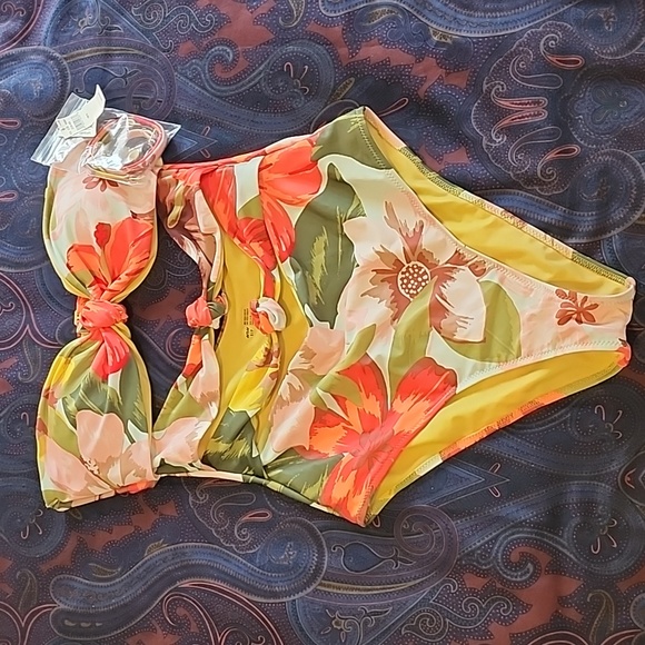 New with Tags Aerie Cheeky Cut Out One Piece Swim Floral Print - Picture 1 of 6